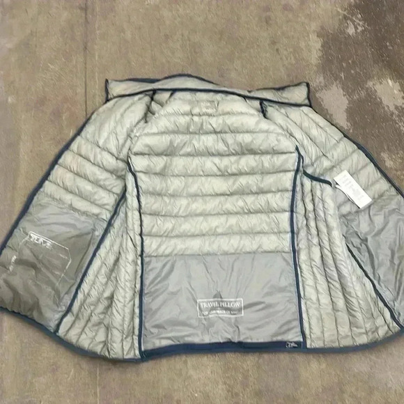Tumi down puffer vest - Picture 7 of 11